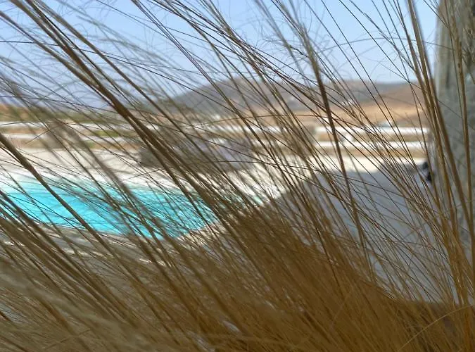 Parian White Luxury Daire